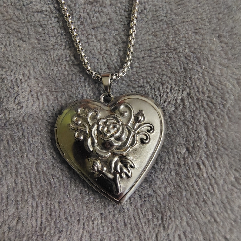 Heart Rose Locket Pendant Necklace